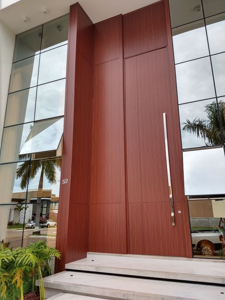 Porta em ACM — projeto residencial